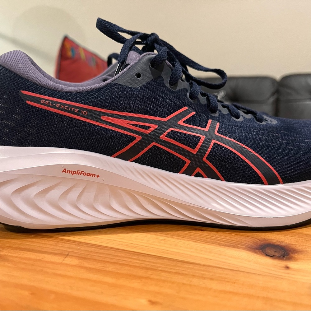 ASICS Gel-Excite 10 Women’s 9.5 Dark Blue